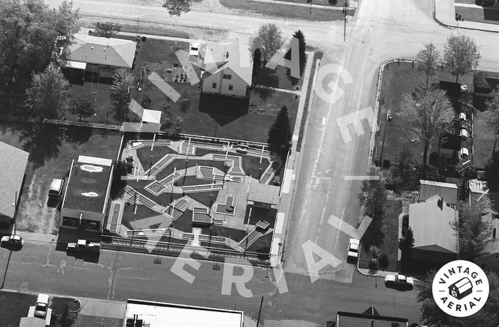 Kooky Miniature Golf - 1981 Aerial (newer photo)